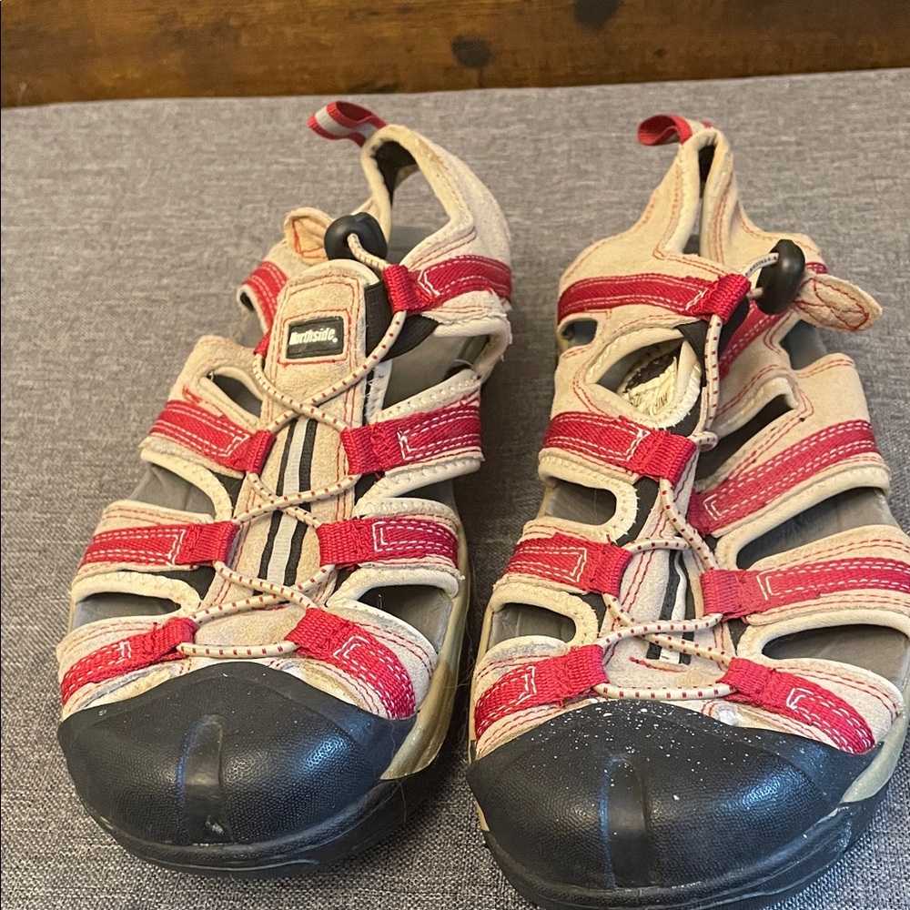 Sandals in Red and Beige